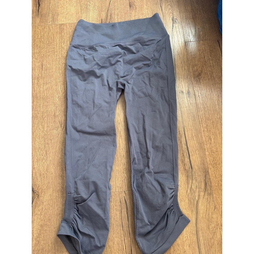 Lululemon Womens Size 6 In The Flow Gray Capris Ruched Leggings Mid-Rise